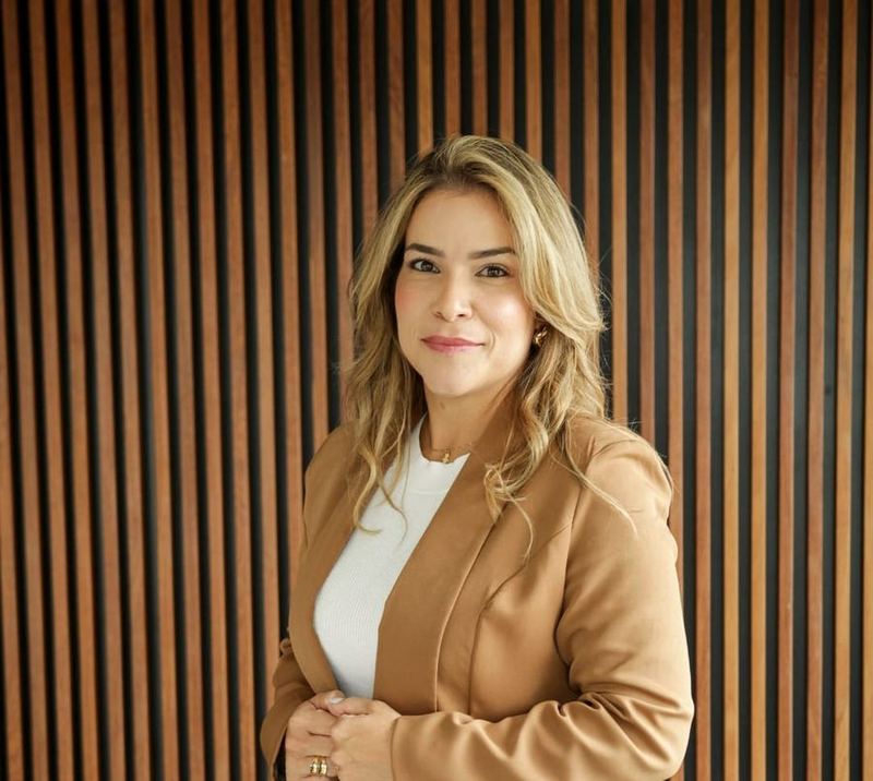 Débora Almeida, advogada